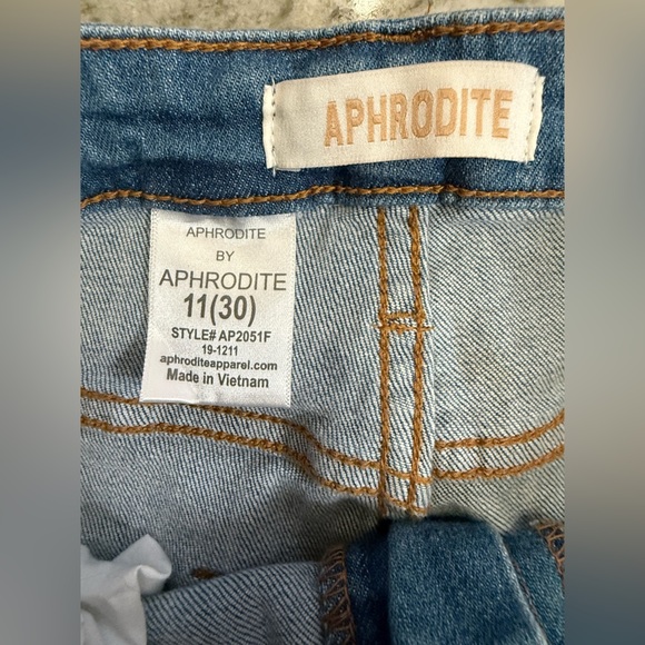 NWT Aphrodite Women’s 2051 High Waisted Distressed Raw Hem Frayed Flare Jeans - Picture 8 of 9